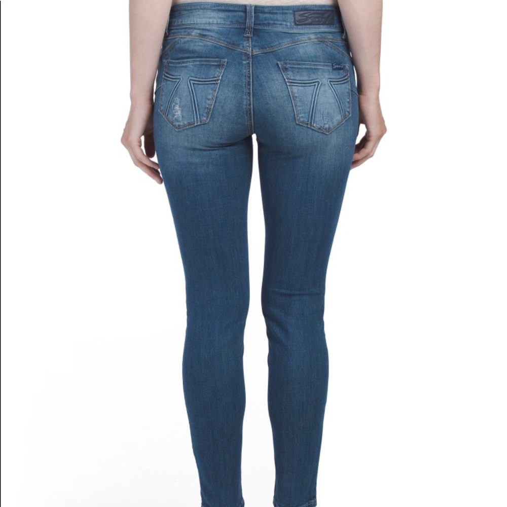 Booty Enhancing Legging Jeans (B-2) - Picture 2 of 4